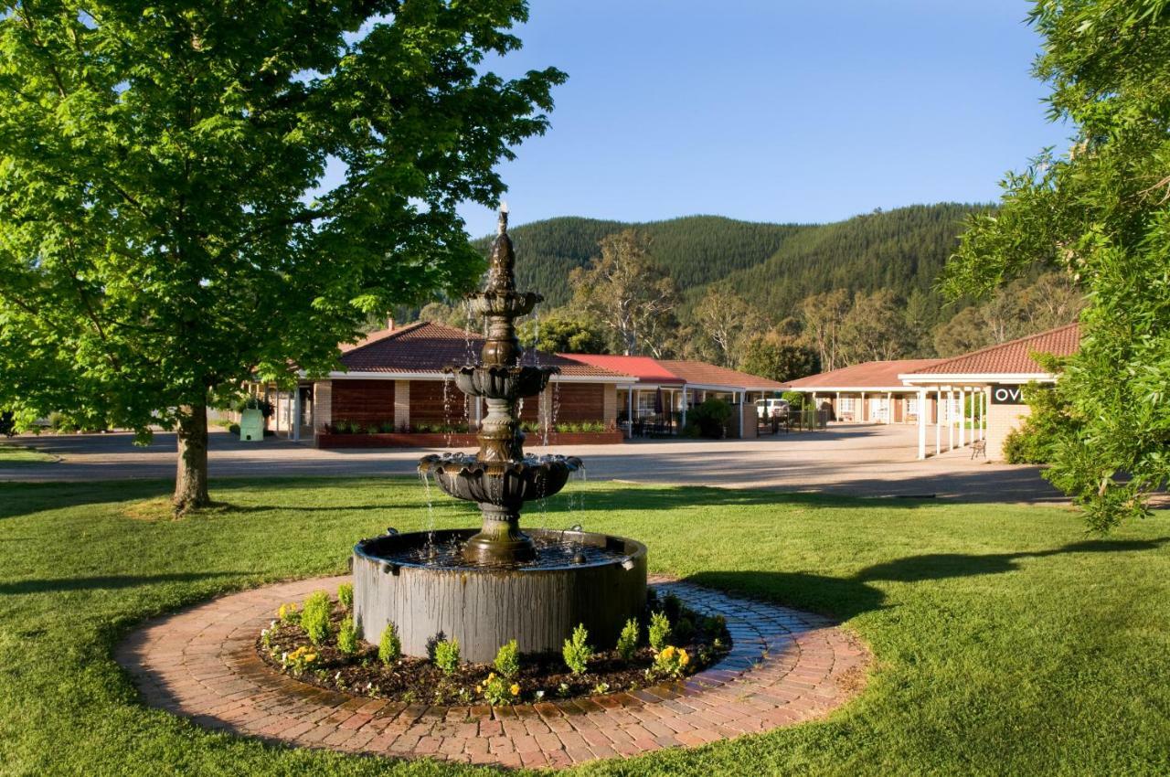Ovens Valley Motor Inn Bright Exterior foto