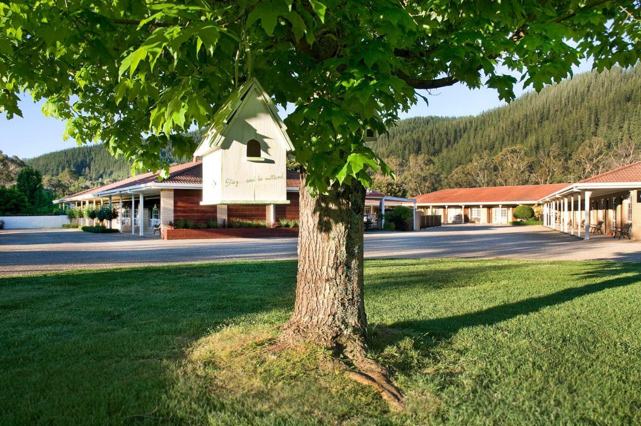 Ovens Valley Motor Inn Bright Exterior foto